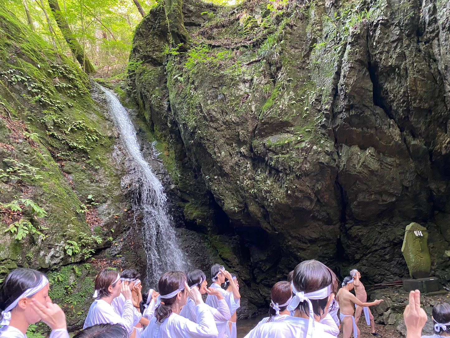 【7月26日(土)ー7月27日(日)】滝行ヨガ合宿 (青梅 御嶽山)